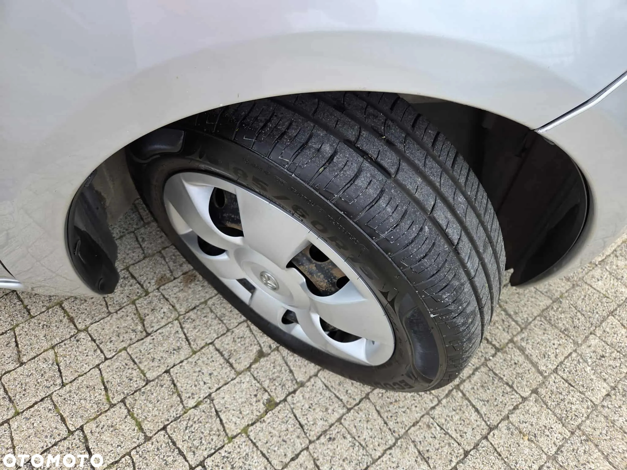 Toyota Yaris 1.3 Luna - 11
