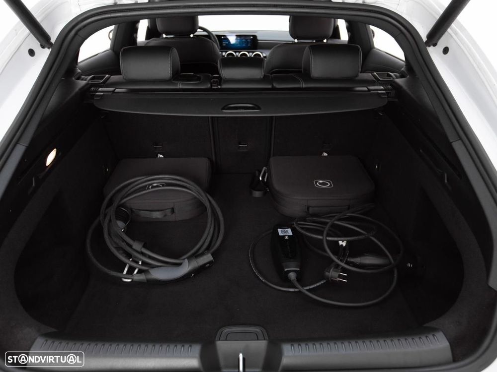 Mercedes-Benz CLA 250 e Shooting Brake Progressive - 13