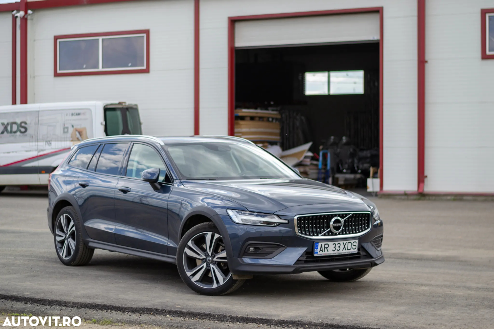 Volvo V60 B4 MHEV AT8 FWD Momentum Pro - 13
