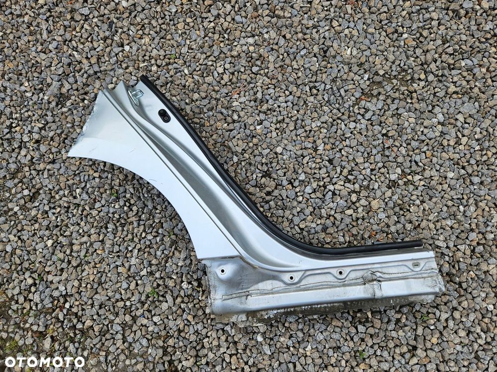 TOYOTA PRIUS IV XW50 PRÓG ZEJSCIE PRAWE - 1