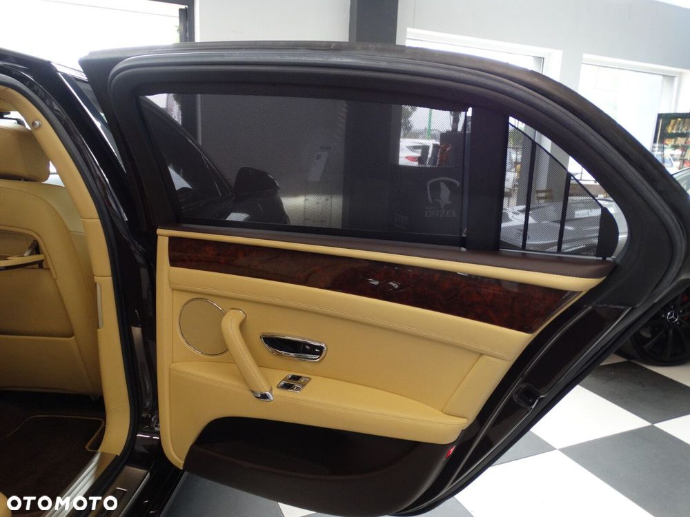 Bentley Flying Spur - 29
