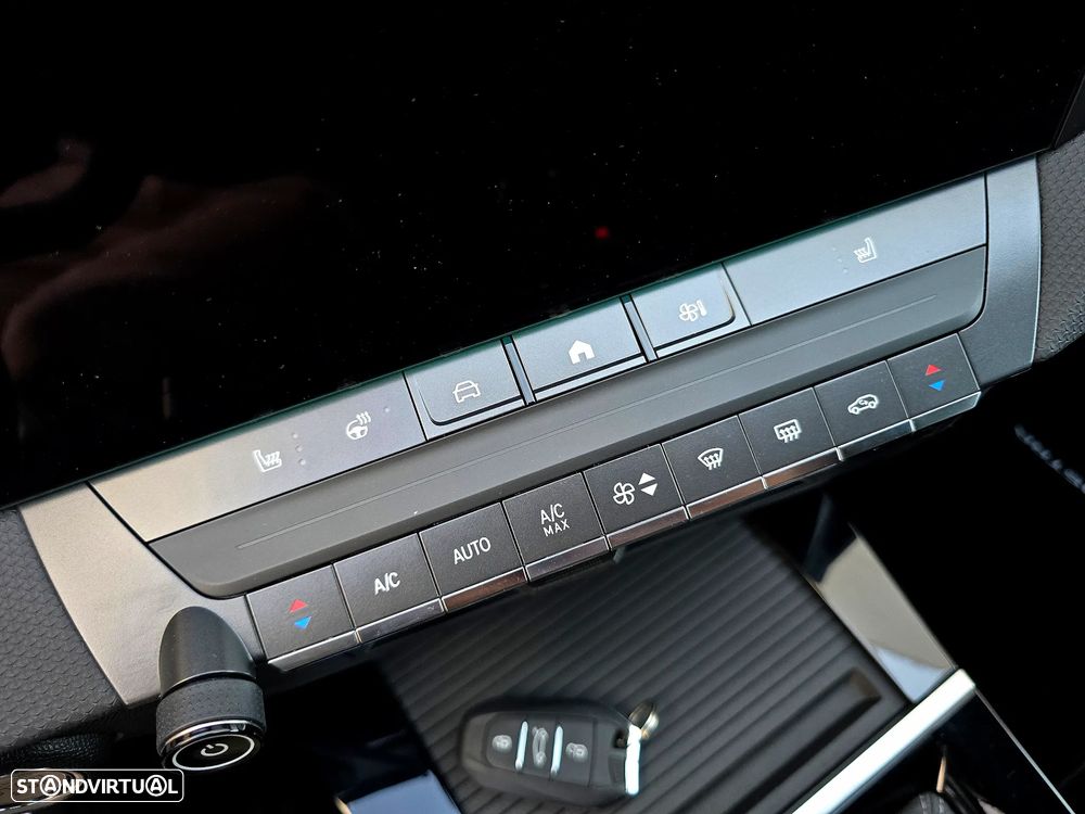 Opel Astra 1.2 T GS Line - 25