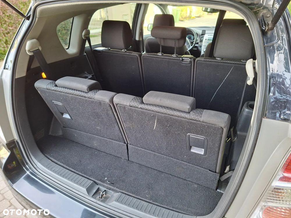 Toyota Corolla Verso 1.8 Gold + 7os - 17