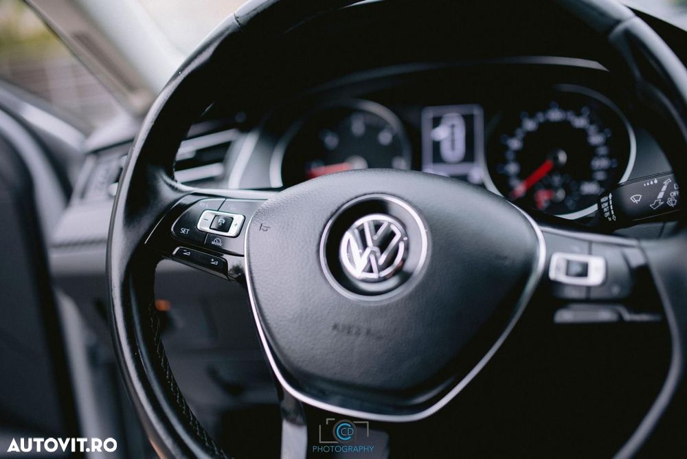 Volkswagen Passat Variant 2.0 TDI SCR Comfortline - 4