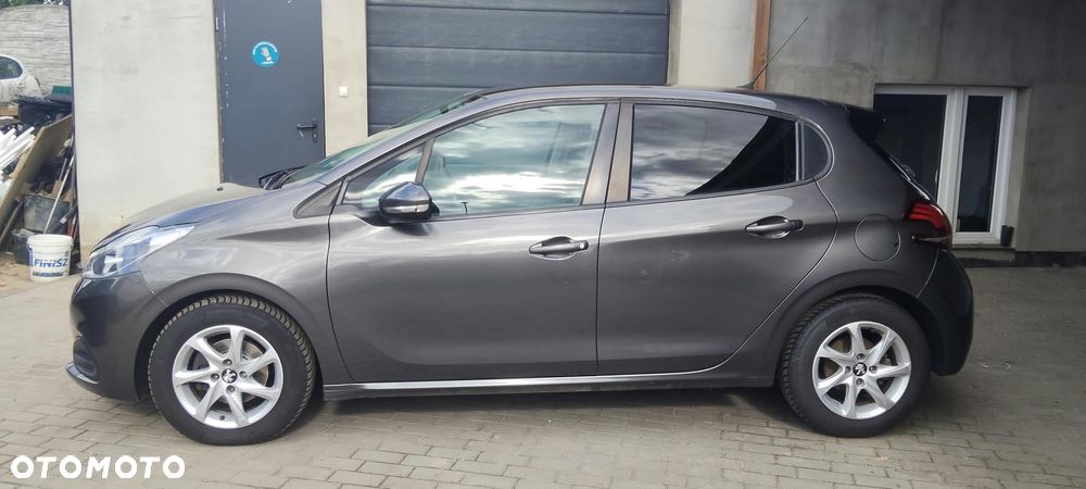Peugeot 208 - 3