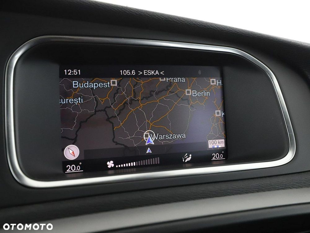 Volvo V40 - 25