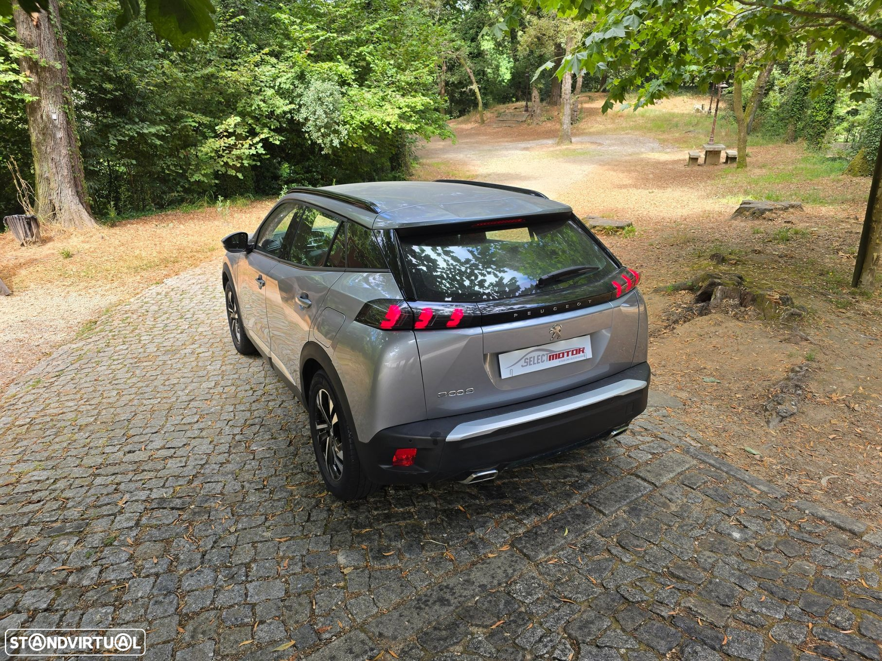 Peugeot 2008 1.2 PureTech Allure - 7