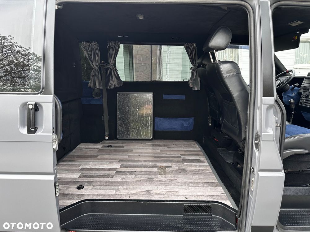 Volkswagen Multivan - 19