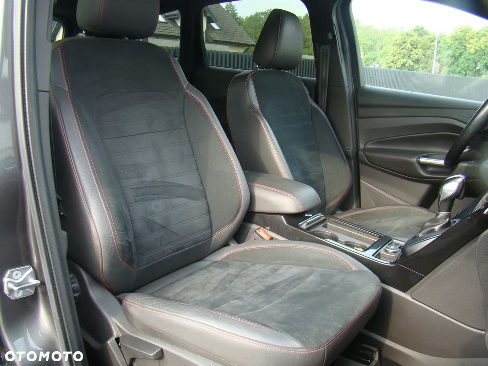 Ford Kuga 2.0 TDCi 4x4 ST-Line - 24