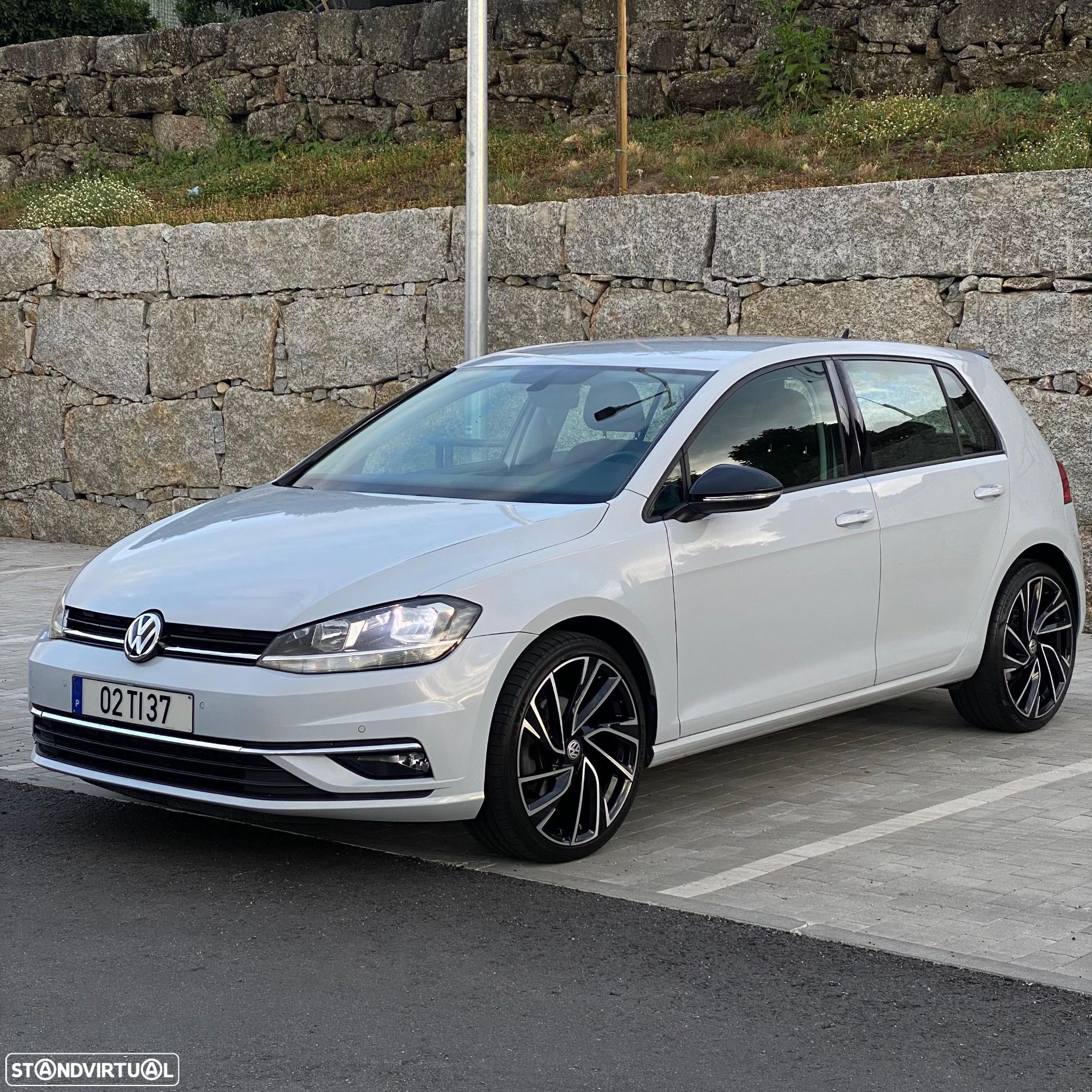 VW Golf 1.6 TDI Highline - 1