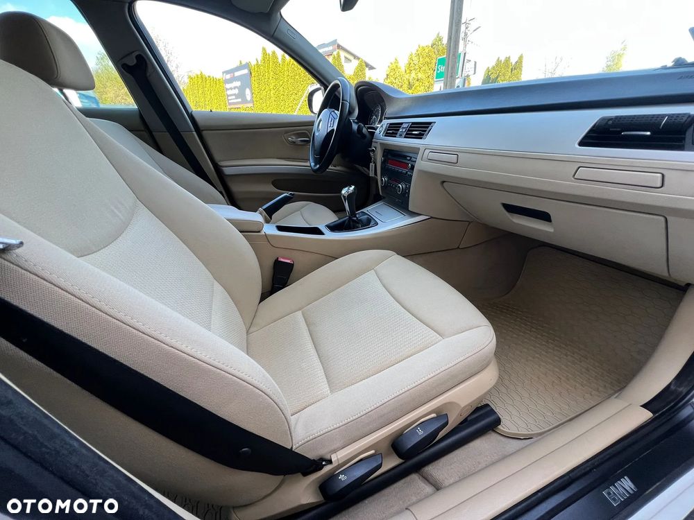 BMW Seria 3 318i - 6