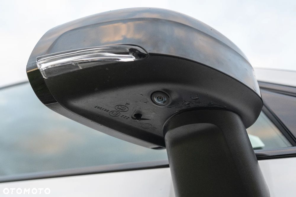 Volvo XC 60 B5 B AWD Ultimate Black Edition - 11