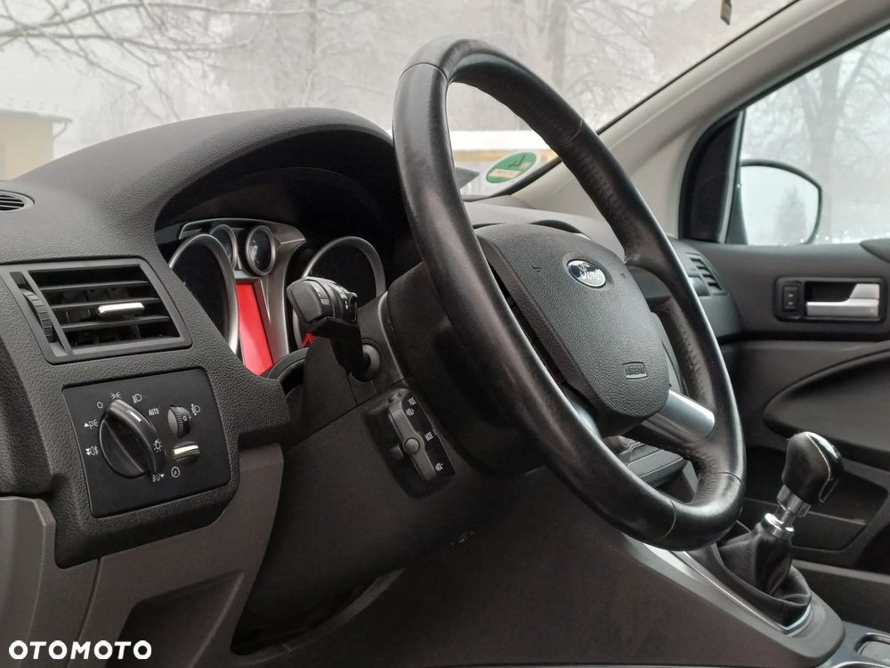 Ford Kuga 2.0 TDCi 4x4 Titanium - 3