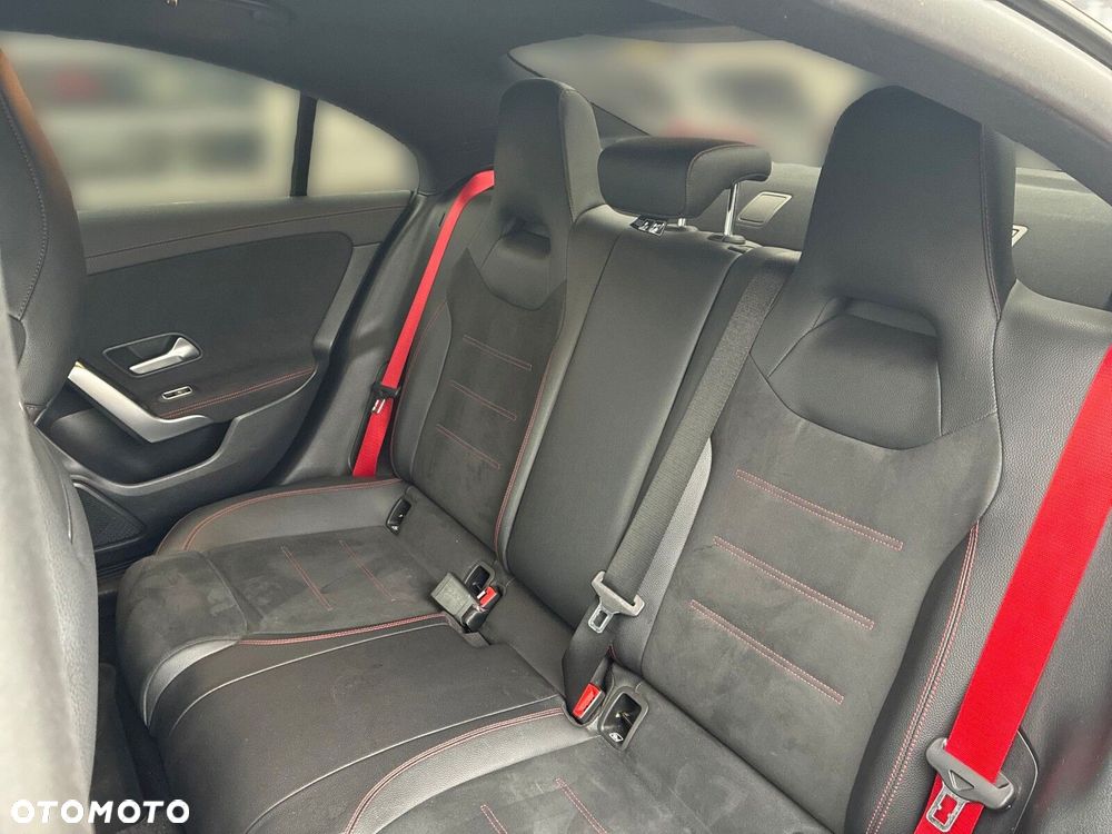 Mercedes-Benz CLA - 24