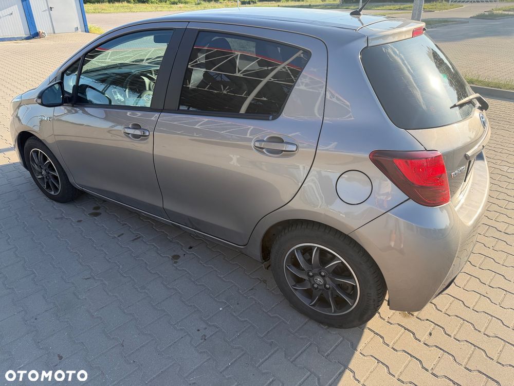 Toyota Yaris Hybrid 100 Life - 5