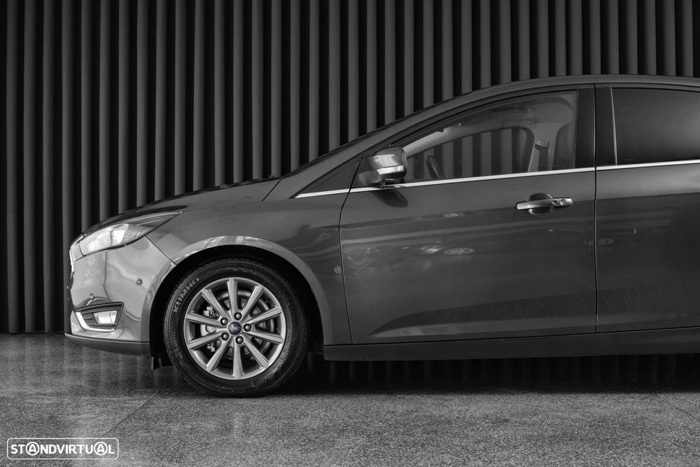 Ford Focus 1.0 EcoBoost S&S TITANIUM - 7