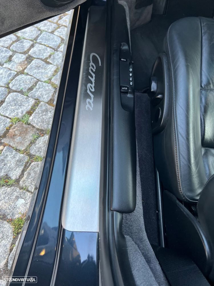Porsche 911 (996) Carrera 4S Cabrio - 29