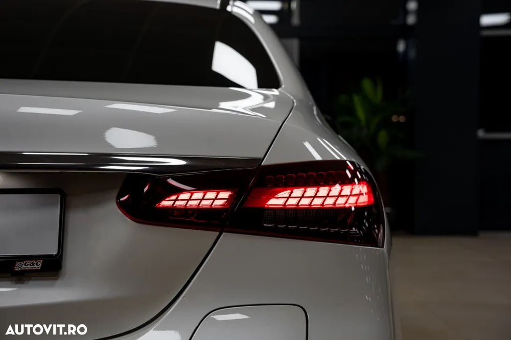Mercedes-Benz E 300 de Aut. - 22
