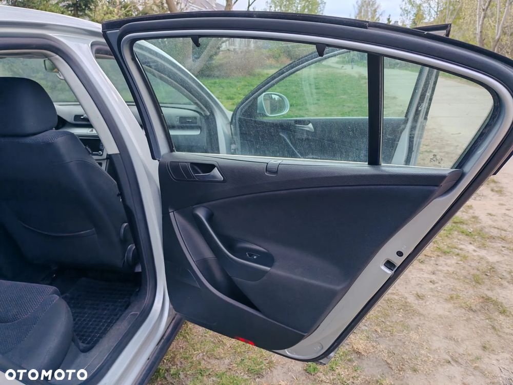 Volkswagen Passat - 2