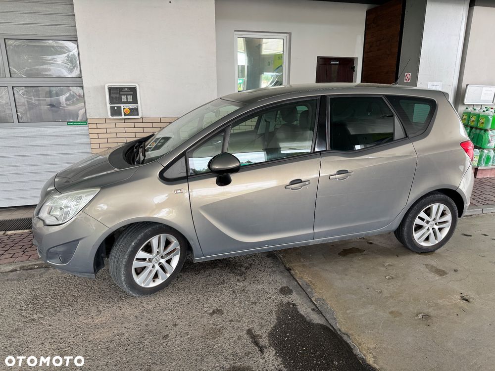 Opel Meriva 1.4 T Essentia - 1