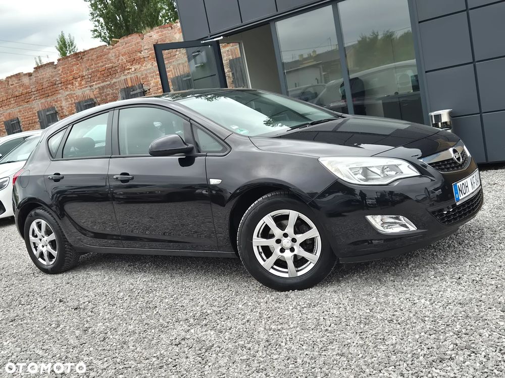 Opel Astra 1.6 Design Edition - 17