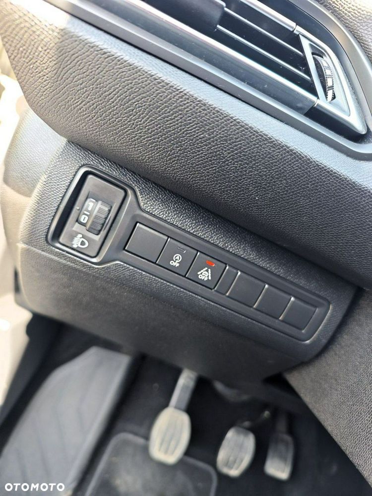 Peugeot 308 - 23