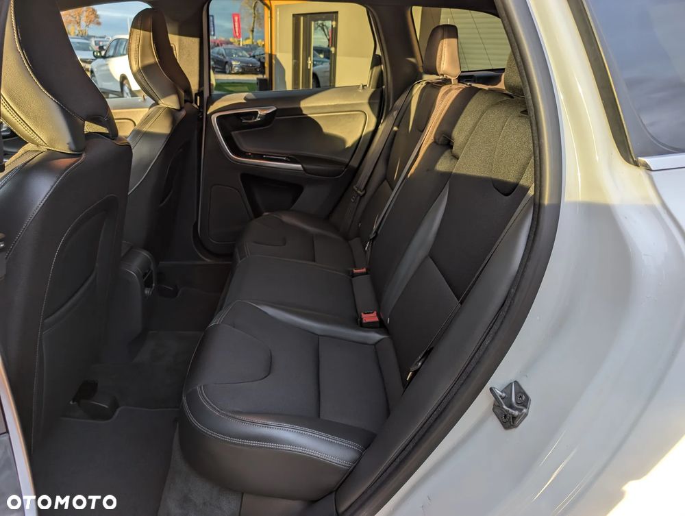 Volvo XC 60 D3 Momentum - 37