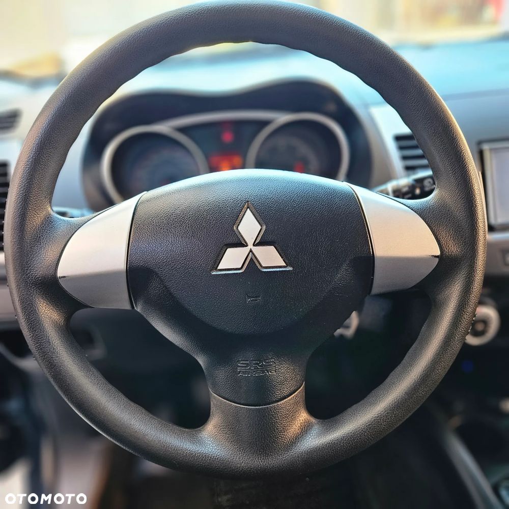 Mitsubishi Outlander - 23