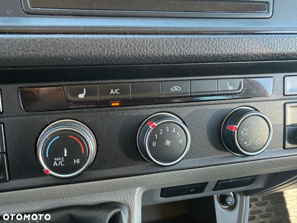 MAN TGE 3.180 DOKA - Tył napęd 6-osobowa - 19