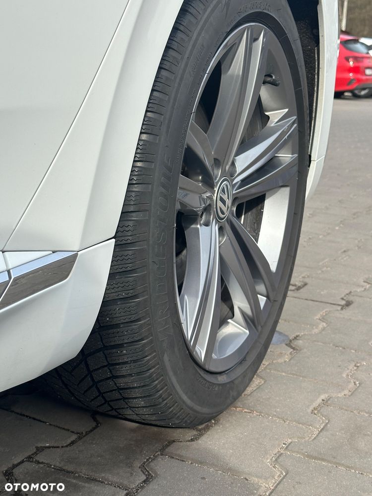 Volkswagen Arteon 2.0 TDI SCR R-Line DSG - 12