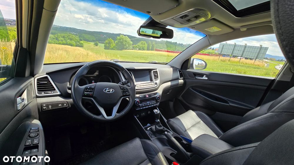 Hyundai Tucson 1.7 CRDI BlueDrive Style 2WD - 9