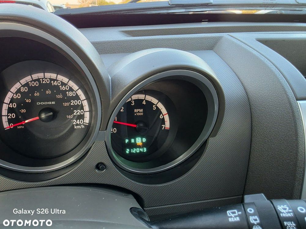 Dodge Nitro - 34