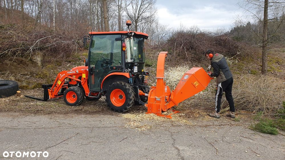 Kubota B2231 cab hst - 9