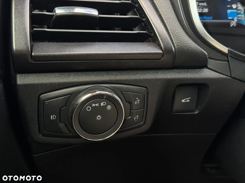 Ford Mondeo 2.0 EcoBoost Titanium - 34