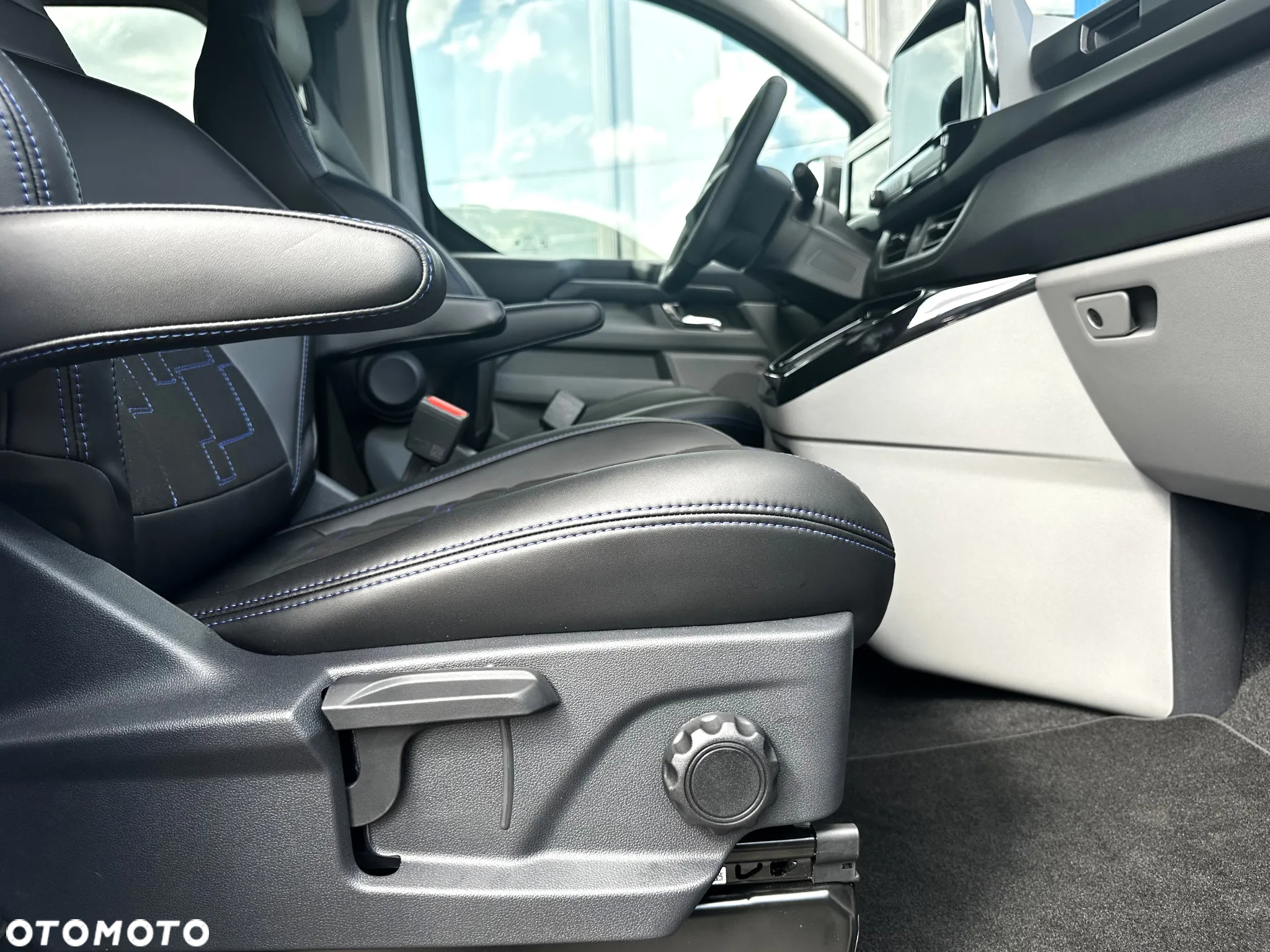 Ford Custom - 18