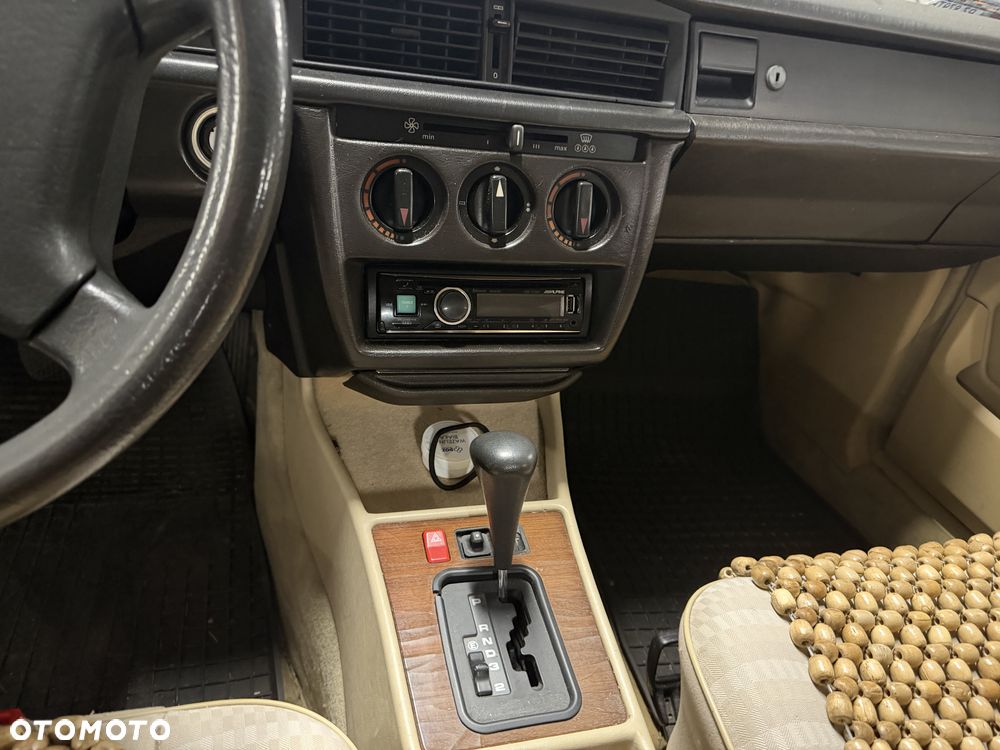 Mercedes-Benz W201 (190) - 9