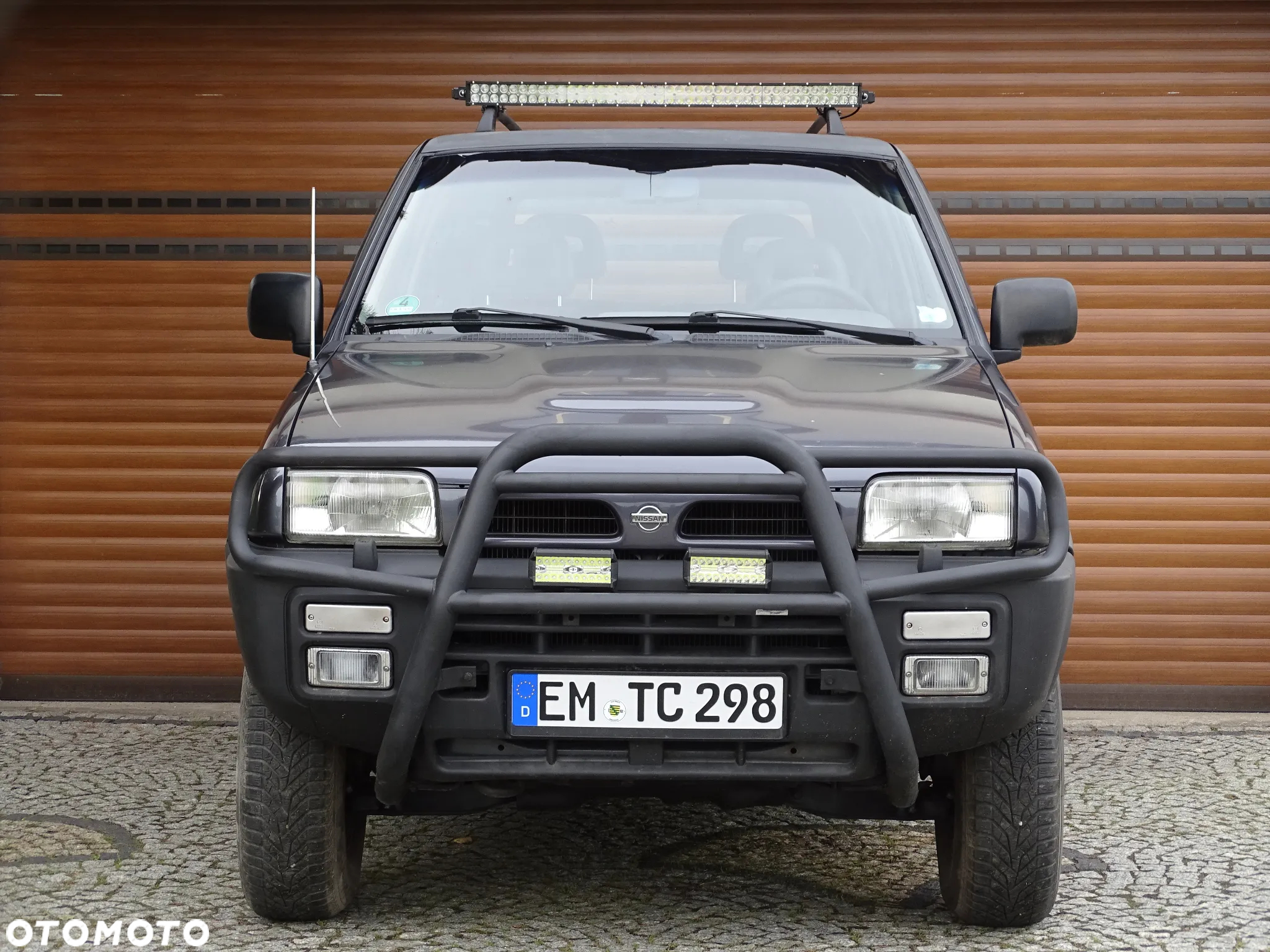 Nissan Terrano II 2.4 SGX - 8