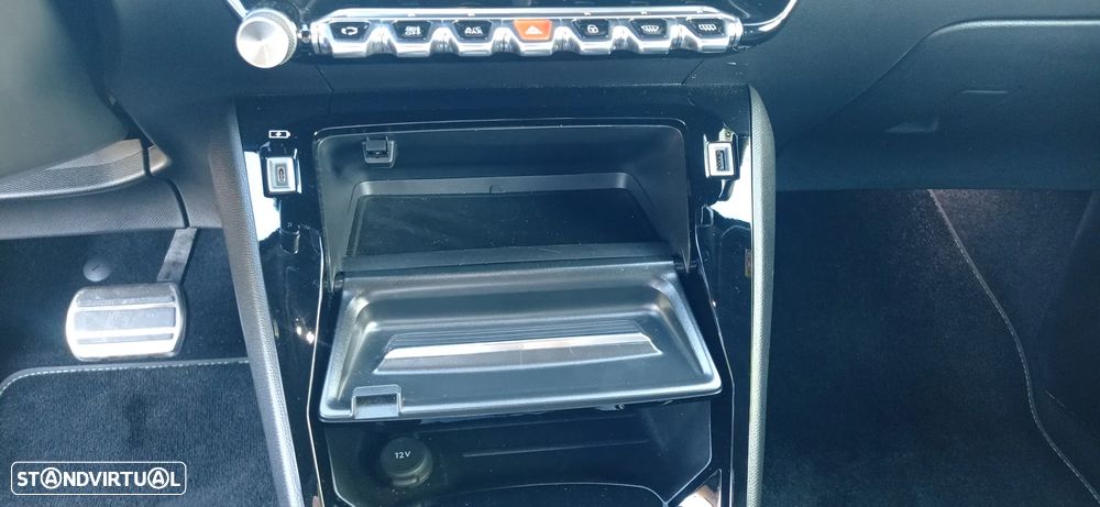 Peugeot e-2008 50 kWh GT Line - 17