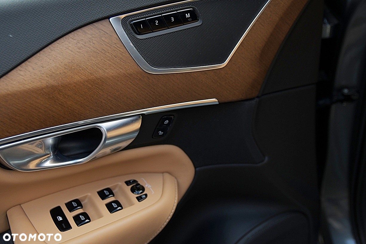Volvo XC 90 D5 AWD Inscription - 25