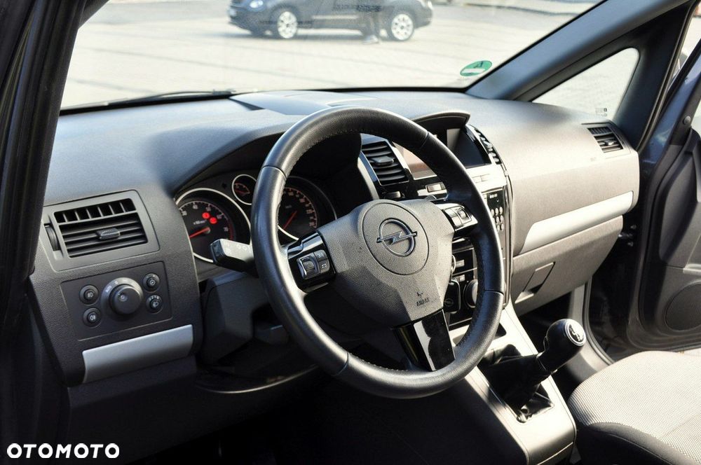Opel Zafira - 23
