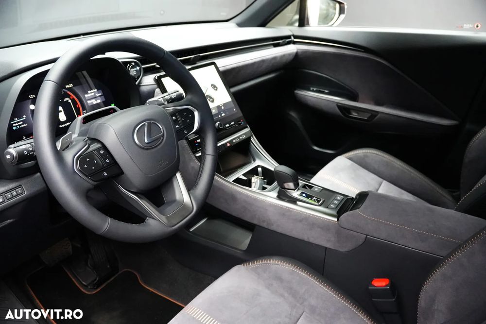 Lexus LBX 1.5 HEV 4x2 CVT Cool - 8
