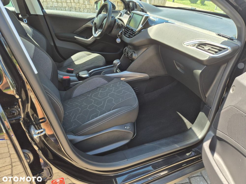Peugeot 2008 1.2 Pure Tech GPF Allure S&S EAT6 - 15