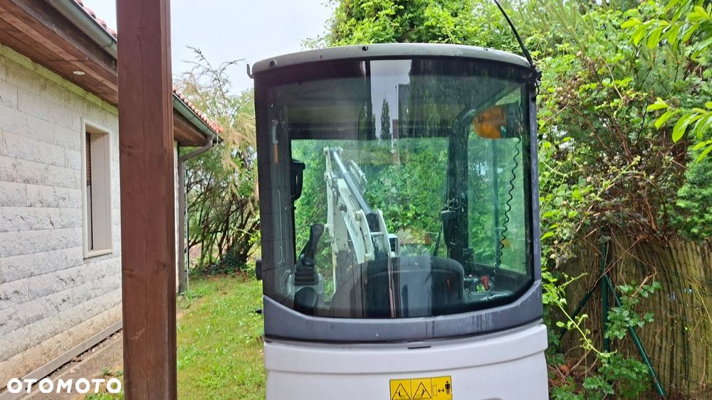 Bobcat E20 - 16
