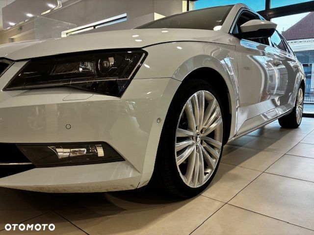 Skoda Superb 2.0 TDI L&K DSG - 33