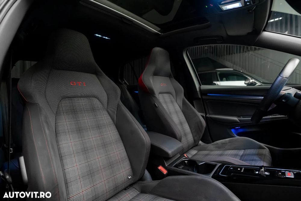 Volkswagen Golf 2.0 TSI DSG GTI - 12