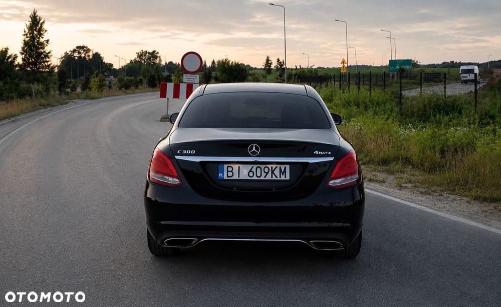 Mercedes-Benz Klasa C 300 9G-TRONIC - 5