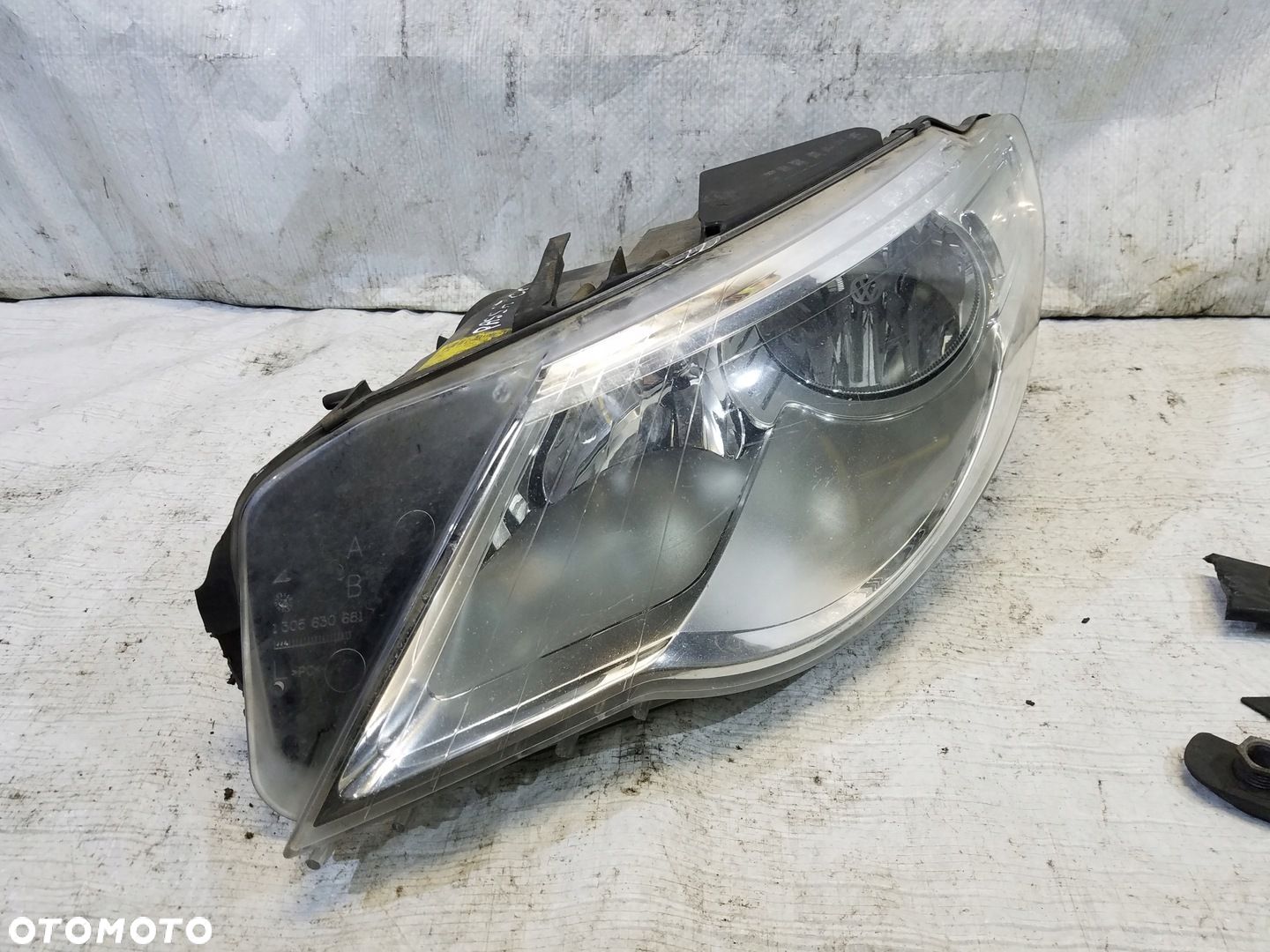 LAMPA PRZÓD LEWA VW PASSAT CC - 1