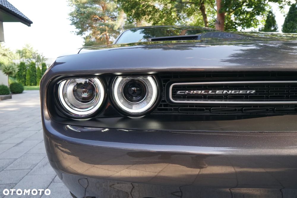 Dodge Challenger - 5