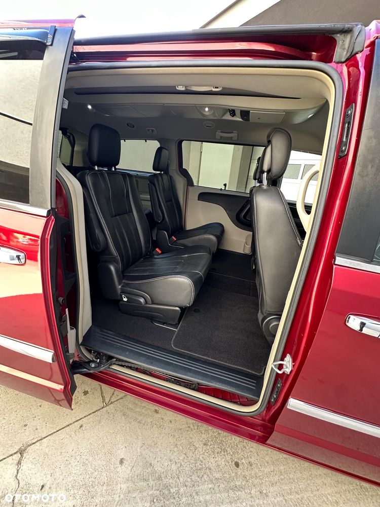 Chrysler Town & Country 3.6 Touring - 17