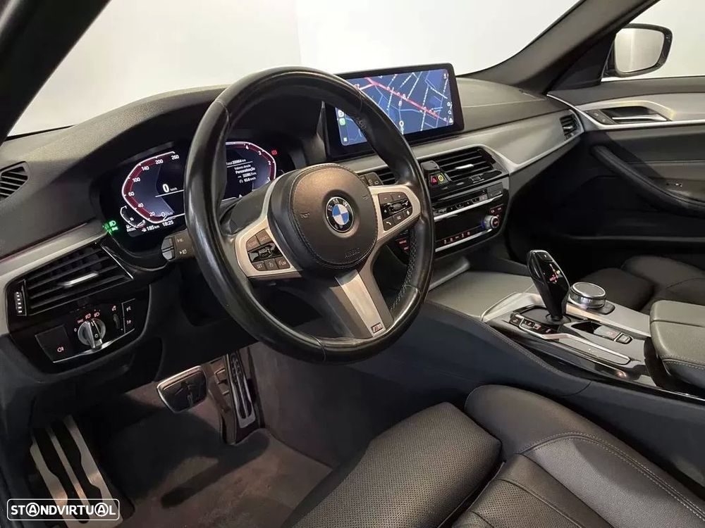 BMW 520 d Pack Desportivo M Auto - 12